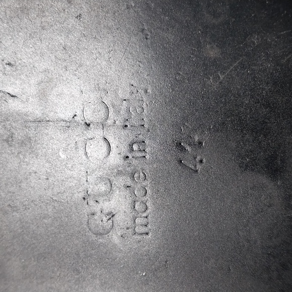 GUCCI Women's thong sandal with Gold Double G Black leather sz 41 11M - Picture 5 of 7